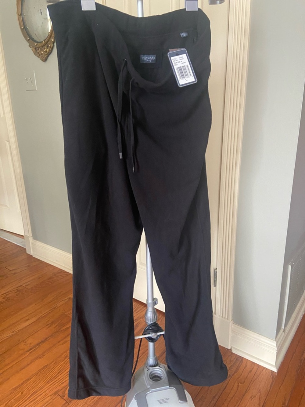Comfortable Men’s Black Drawstring Lounge Pants Size Large